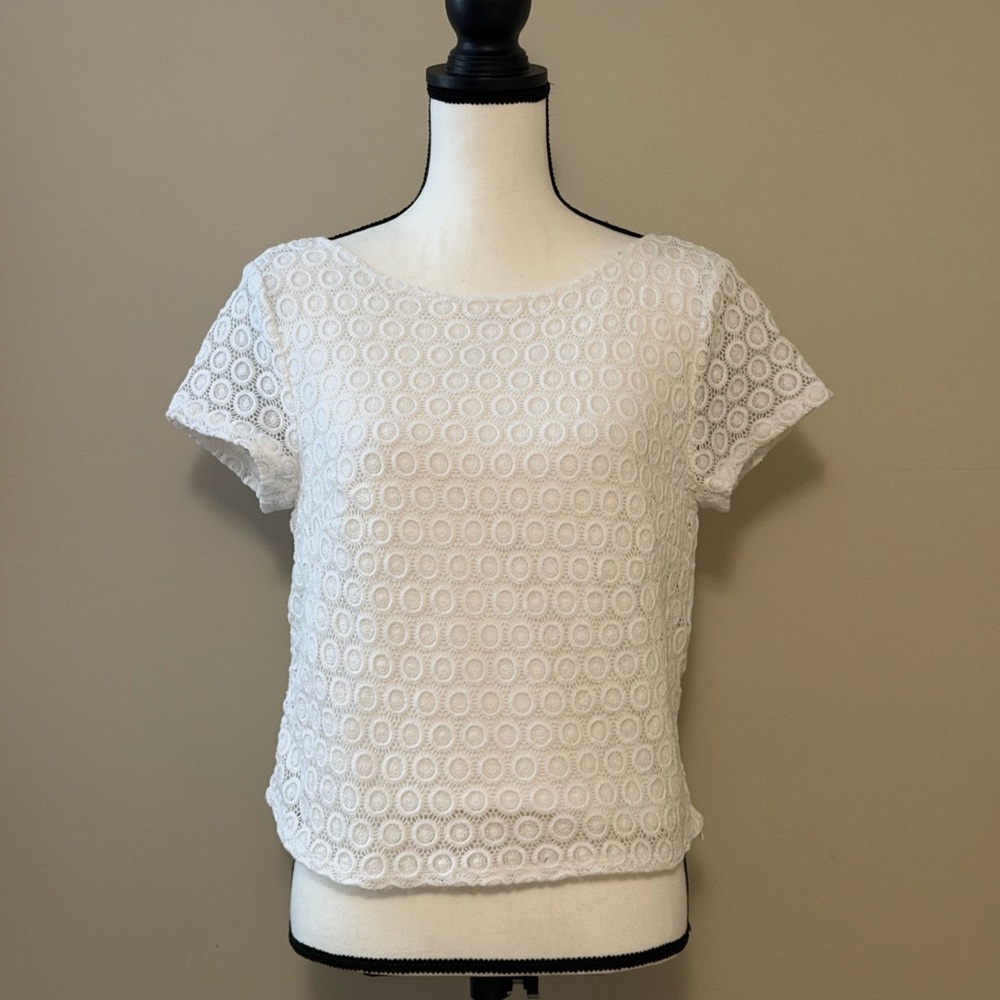 Lilly Pulitzer White Lace Short Sleeve Shirt for Target size medium euc